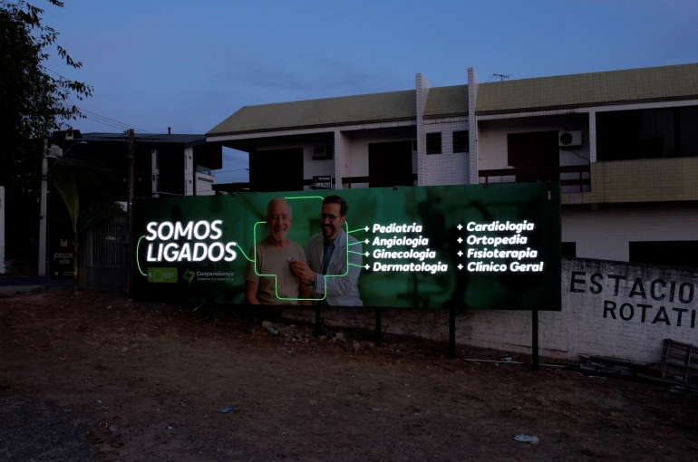apice-comunicacao-cria-outdoor-interativo-em-campanha-da-cooperalianca